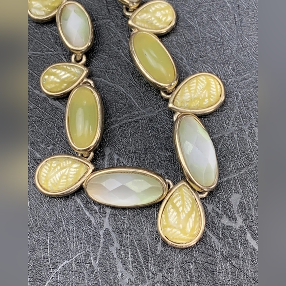 Vintage Necklace Bracelet Set Gold Tone Cabochon Pea Green Gray - Picture 3 of 12